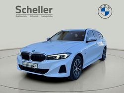 Weiß Gebraucht 2022 BMW 330e Sport Line Limousine | 34.585 € (Fairer Preis)