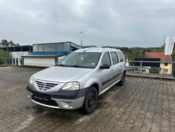 Silber Gebraucht 2008 Dacia Logan Lauréate Limousine | 1.999 € (Fairer Preis)