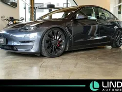 Grau Gebraucht 2021 Tesla Model 3 Performance Limousine | 38.900 €