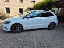 Weiß Gebraucht 2019 Mercedes B180 Van / Kleinbus | 19.500 € (Superpreis)