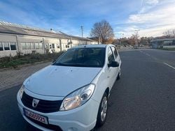 Weiß Gebraucht 2009 Dacia Sandero Limousine | 2.599 € (Fairer Preis)