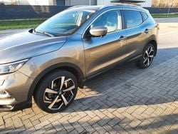 Grau Gebraucht 2019 Nissan Qashqai Tekna SUV | 15.800 € (Guter Preis)