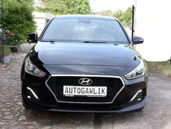 Schwarz Gebraucht 2018 Hyundai i30 Passion Limousine | 13.250 € (Etwas zu teuer)