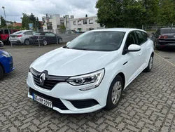 Weiß Gebraucht 2017 Renault Mégane IV Life Limousine | 8.999 € (Etwas zu teuer)