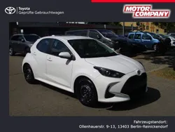 Weiß Gebraucht 2025 Toyota Yaris Hybrid Business Edition Limousine | 24.750 € (Etwas zu teuer)