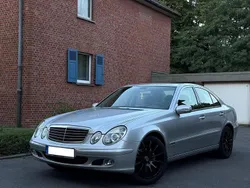 Silber Gebraucht 2002 Mercedes E220 Limousine | 3.000 € (Guter Preis)