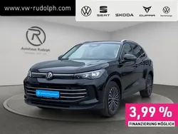 Schwarz Gebraucht 2024 VW Tiguan Elegance SUV | 39.977 € (Fairer Preis)