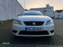 Weiß Gebraucht 2014 Seat Leon ST Reference Kombi | 9.500 €