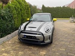 Silber Gebraucht 2023 Mini Cooper SE Essential Kleinwagen | 17.900 € (Guter Preis)