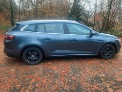 Grau Gebraucht 2017 Renault Mégane GrandTour Intens Kombi | 7.200 € (Fairer Preis)