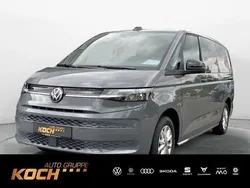 Grau Gebraucht 2025 VW Multivan Van / Kleinbus | 59.990 € (Fairer Preis)