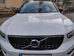 Weiß Gebraucht 2017 Volvo XC40 R-Design SUV | 29.100 €