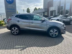 Grau Gebraucht 2019 Nissan Qashqai N-Connecta SUV | 17.999 € (Fairer Preis)