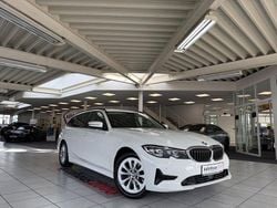Weiß Gebraucht 2022 BMW 320 Advantage Kombi | 19.950 € (Guter Preis)