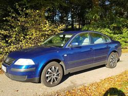 Blau Gebraucht 2003 VW Passat Limousine | 1.350 € (Fairer Preis)