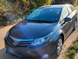 Grau Gebraucht 2013 Toyota Avensis Kombi | 10.600 € (Teuer)