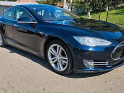 Blau Gebraucht 2015 Tesla Model S Limousine | 14.000 € (Superpreis)