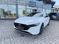 Weiß (arctic white) Neu 2025 Mazda 3 Homura-Line Limousine | 27.490 € (Fairer Preis)