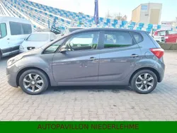 Grau Gebraucht 2017 Hyundai ix20 Van / Kleinbus | 9.990 € (Fairer Preis)