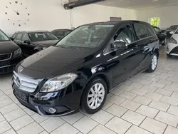 Schwarz Gebraucht 2014 Mercedes B180 Van / Kleinbus | 10.950 € (Guter Preis)