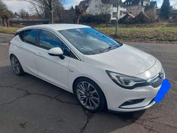 Weiß Gebraucht 2016 Opel Astra Business Limousine | 5.700 € (Guter Preis)