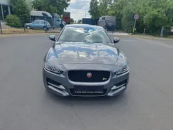 Grau Gebraucht 2016 Jaguar XE R-Sport Limousine | 15.250 € (Fairer Preis)