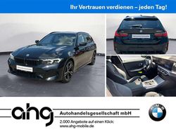 Saphirschwarz metallic Gebraucht 2024 BMW 320 M Sport Kombi | 38.450 € (Fairer Preis)