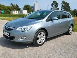 Grau Gebraucht 2011 Opel Astra Kombi | 4.999 € (Fairer Preis)