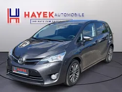 Grau Gebraucht 2016 Toyota Verso Executive Van / Kleinbus | 11.400 € (Fairer Preis)