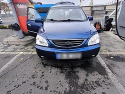Blau Gebraucht 2006 Kia Carens Van / Kleinbus | 2.700 € (Fairer Preis)