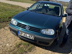 Grün Gebraucht 2002 VW Golf IV Basis Limousine | 1.350 € (Guter Preis)
