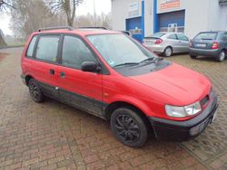 Rot Gebraucht 1996 Mitsubishi Space Runner Van / Kleinbus | 790 €