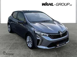 Grau Gebraucht 2024 Renault Clio V Evolution Limousine | 14.390 € (Superpreis)