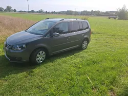 Grau Gebraucht 2014 VW Touran Van / Kleinbus | 9.800 € (Fairer Preis)