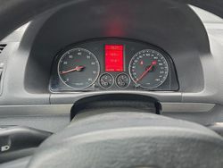 Schwarz Gebraucht 2006 VW Touran Van / Kleinbus | 2.150 € (Fairer Preis)