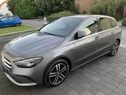Grau Gebraucht 2020 Mercedes B250e Progressive Van / Kleinbus | 26.499 € (Guter Preis)