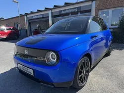 Premium crystal blue metallic Gebraucht 2021 Honda e Kleinwagen | 16.950 € (Fairer Preis)
