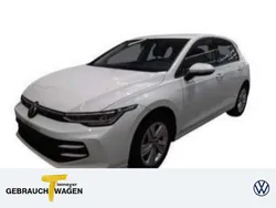Weiß Gebraucht 2024 VW Golf VIII Life Limousine | 21.870 € (Guter Preis)