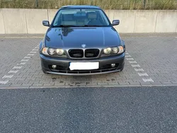 Grau Gebraucht 2002 BMW 325 Coupé | 5.600 €