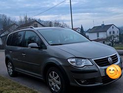 Grau Gebraucht 2008 VW Touran Van / Kleinbus | 5.000 € (Teuer)
