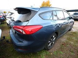 Chromablau metallic chromablau metallic Gebraucht 2021 Ford Focus ST-Line Kombi | 16.743 € (Teuer)