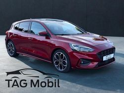 Rot Gebraucht 2019 Ford Focus ST-Line Limousine | 15.995 € (Etwas zu teuer)