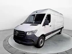 Weiß (arktikweiss) Gebraucht 2022 Mercedes Sprinter Van | 32.594 € (Superpreis)