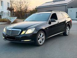 Schwarz Gebraucht 2011 Mercedes E300 Elegance Kombi | 8.499 €