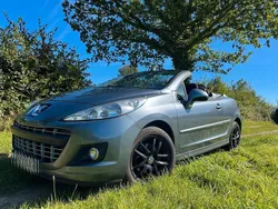 Grau Gebraucht 2010 Peugeot 207 CC Premium Cabrio | 3.100 € (Fairer Preis)