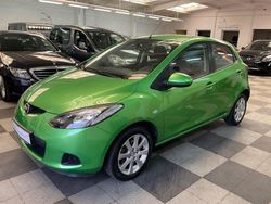 Grün Gebraucht 2009 Mazda 2 Independence Limousine | 5.750 € (Fairer Preis)