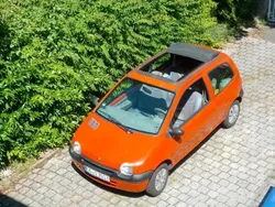 Orange Gebraucht 1999 Renault Twingo Kleinwagen | 2.250 €
