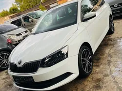 Weiß Gebraucht 2017 Skoda Fabia Ambition Kombi | 9.990 € (Guter Preis)