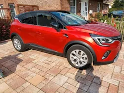 Rot Gebraucht 2022 Renault Captur Intens SUV | 17.350 € (Fairer Preis)