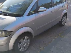 Silber Gebraucht 2002 Audi A2 Kleinwagen | 950 €